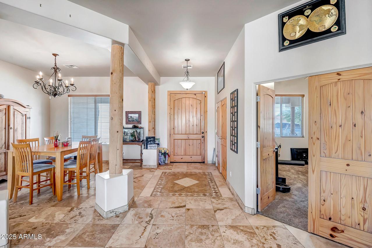 1032 E Dolores Rd., Phoenix, AZ 85086