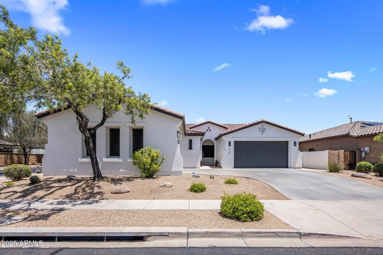1720 W Aloe Vera Dr., Phoenix, AZ 85085