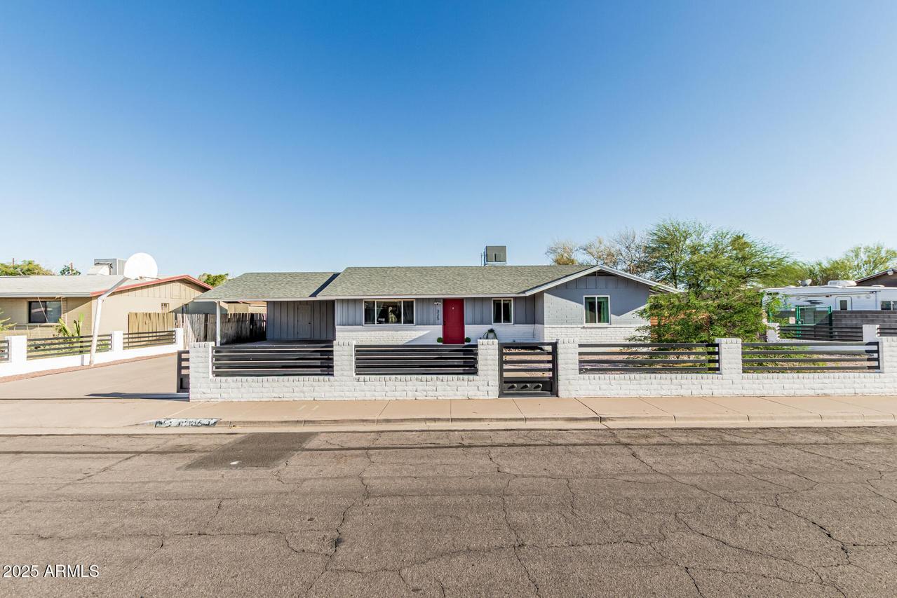 325 E Harmony Ave., Mesa, AZ 85210