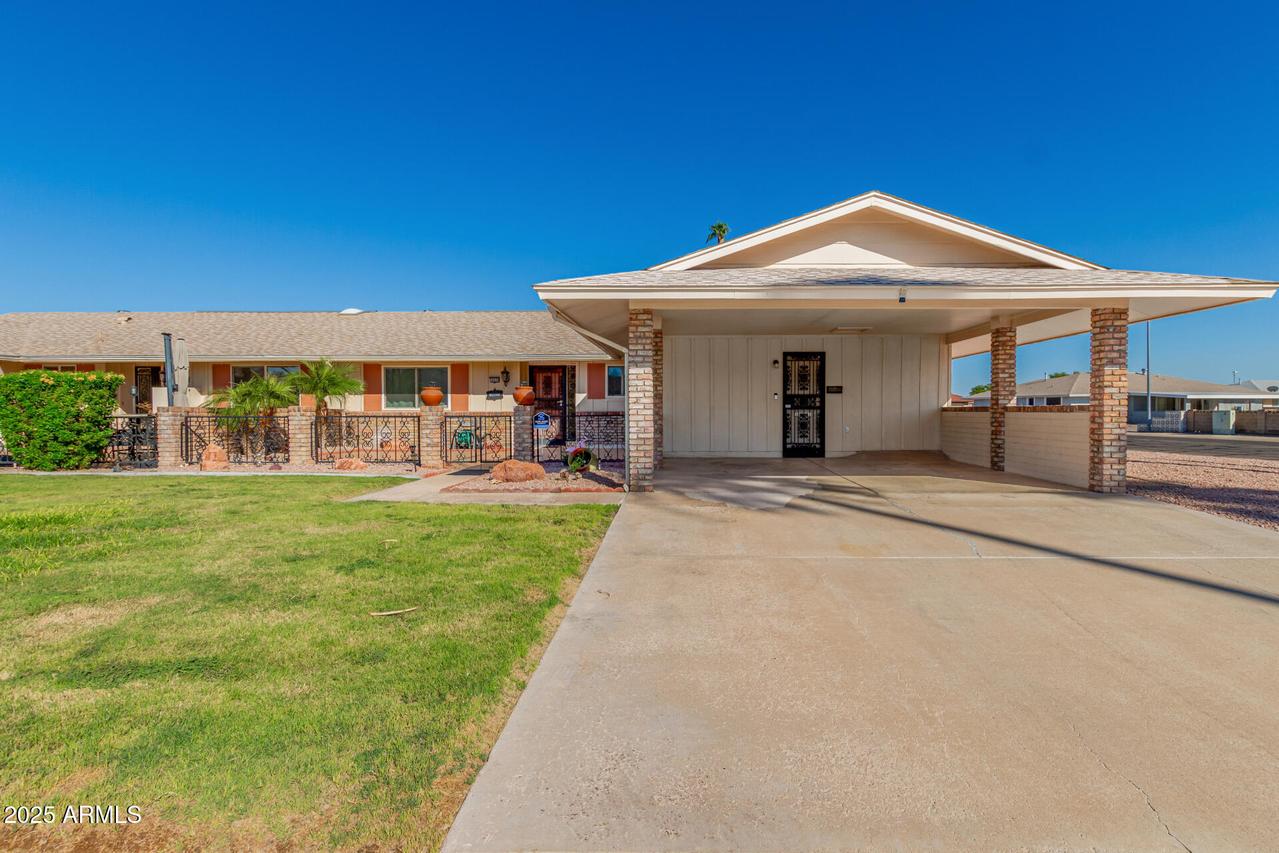 10439 W Kingswood Cir., Sun City, AZ 85351