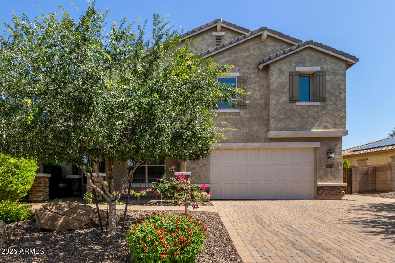 9372 W Louise Dr., Peoria, AZ 85383