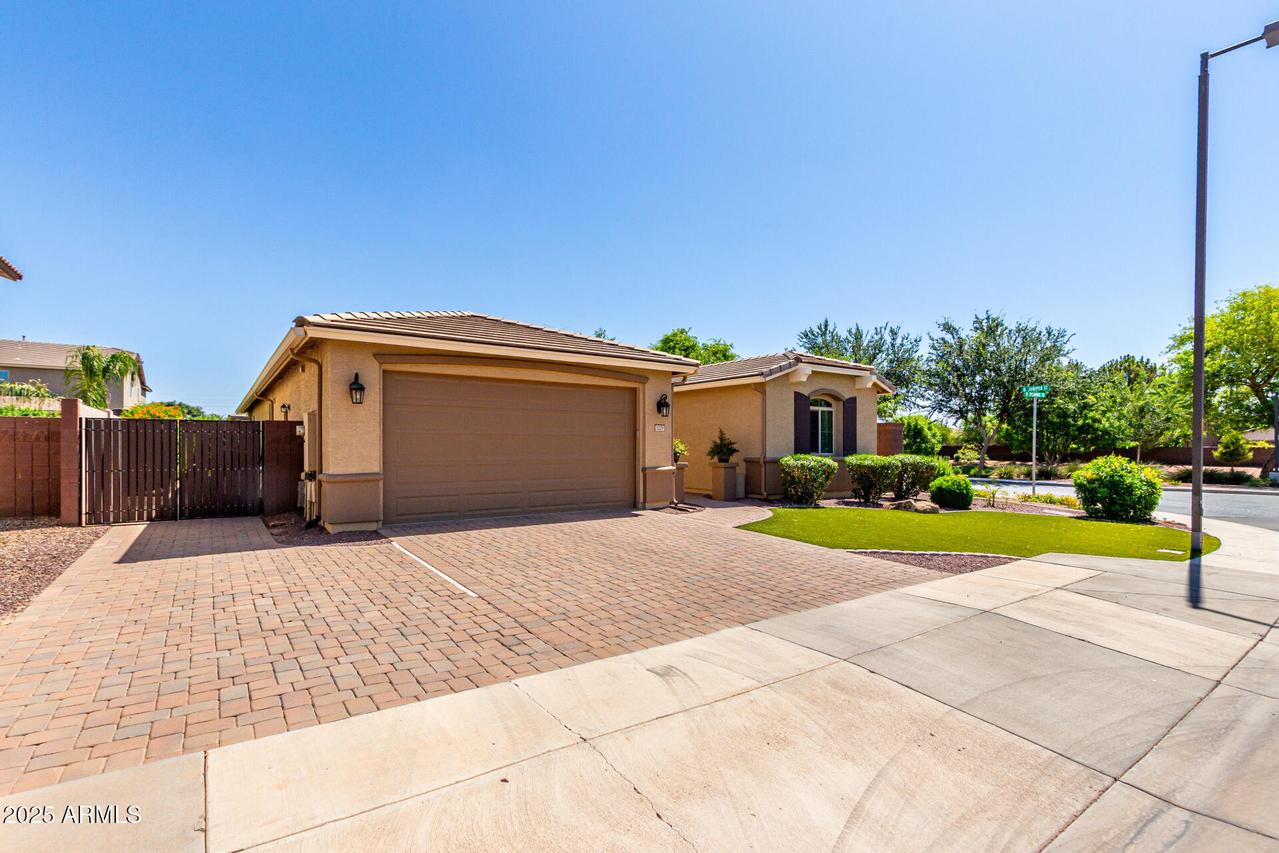 1229 W Sycamore Rd., Queen Creek, AZ 85140