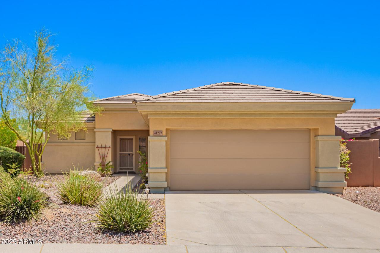 41227 N Rolling Green Way, Anthem, AZ 85086