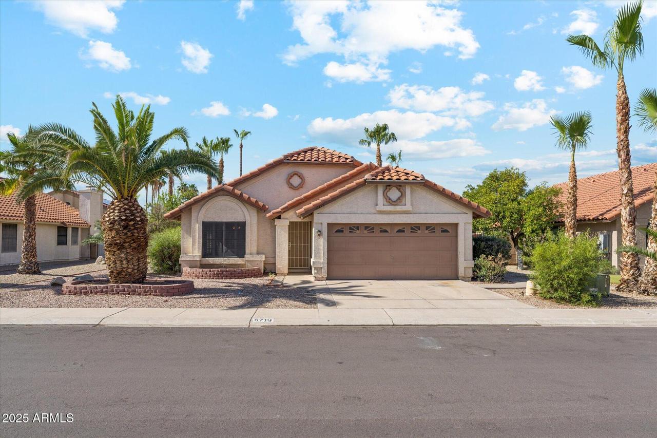 6719 W Sack Dr., Glendale, AZ 85308