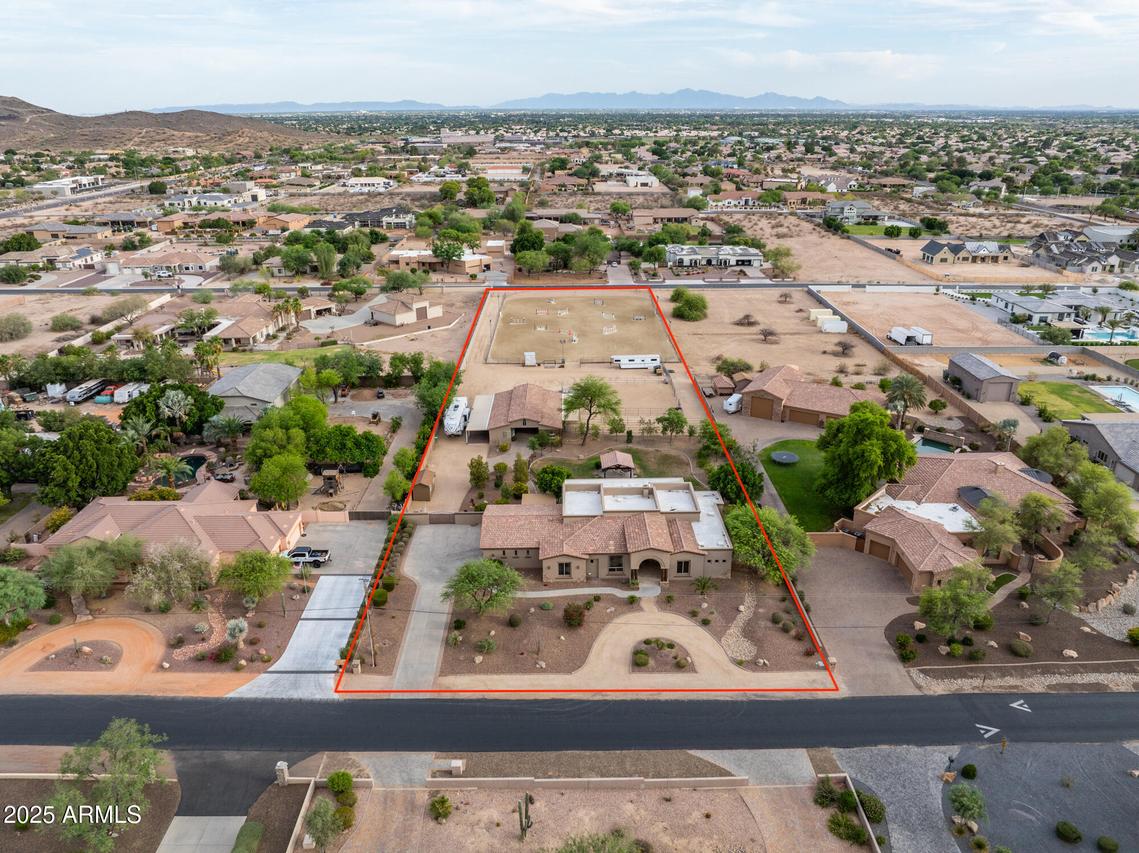 6861 W Calle Lejos, Peoria, AZ 85383
