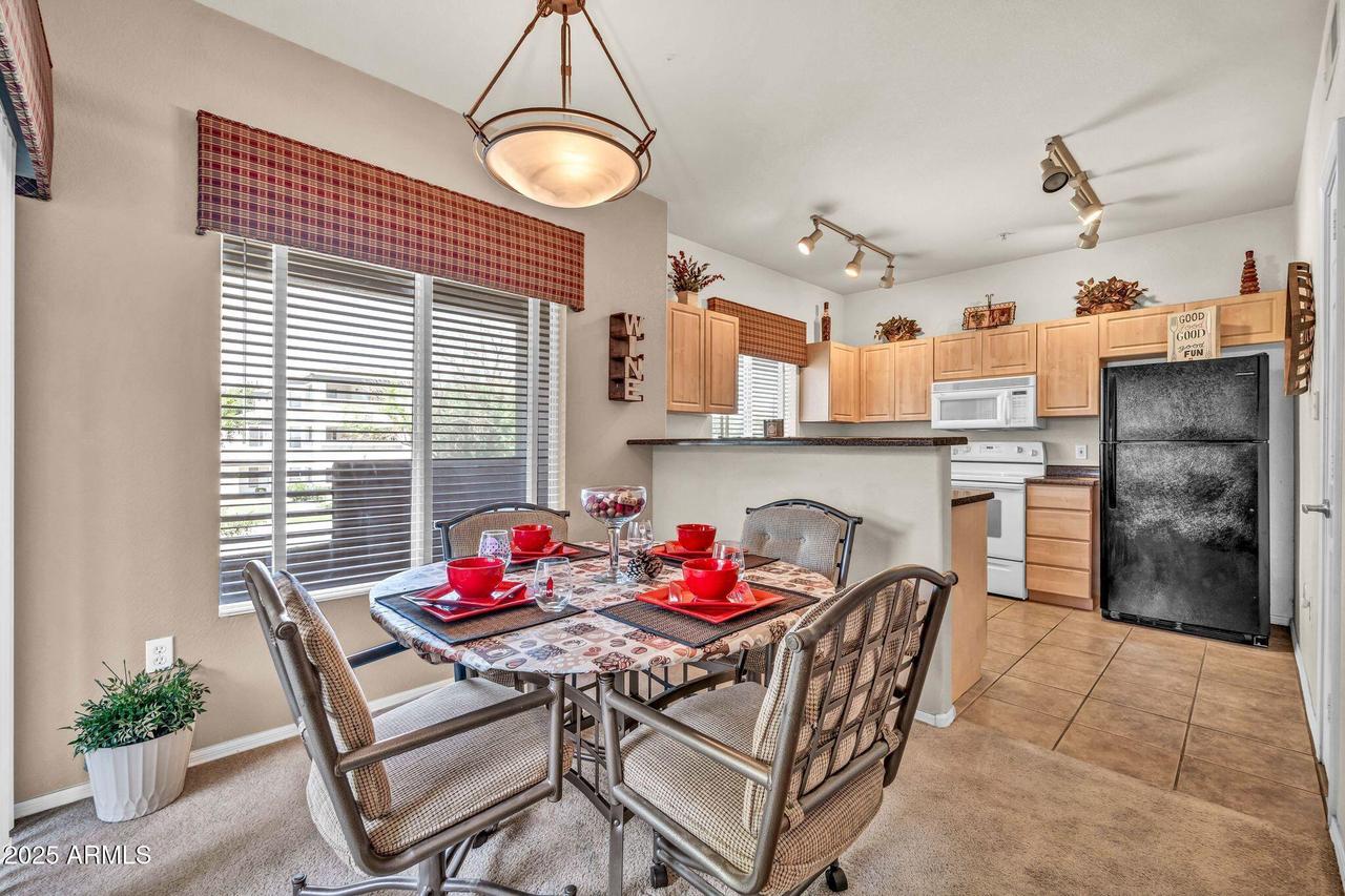7401 W Arrowhead Club Dr. #2067, Glendale, AZ 85308