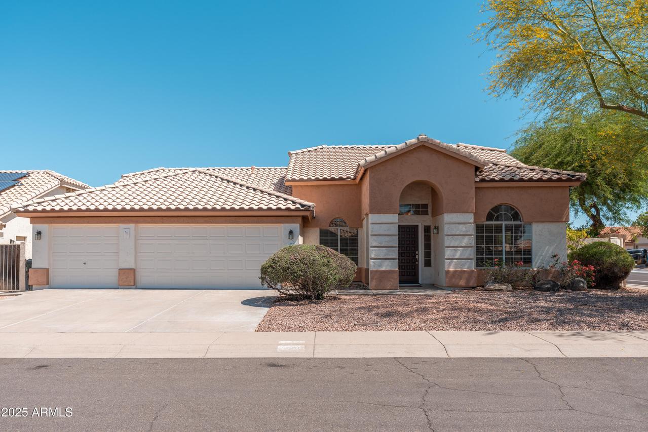 3550 E Topeka Dr., Phoenix, AZ 85050