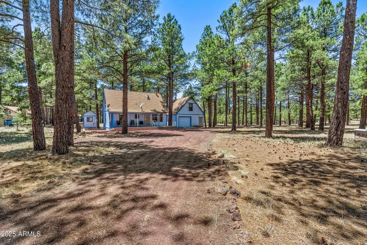 1752 N Kings Dell Dr., Parks, AZ 86018
