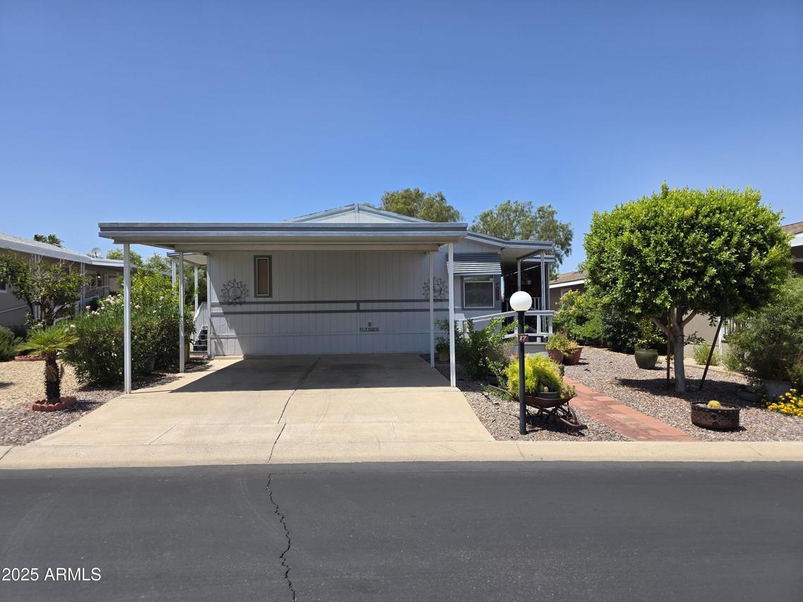 2233 E Behrend Dr. #17, Phoenix, AZ 85024