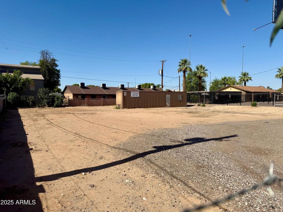 7801 N Black Canyon Hwy. #4, Phoenix, AZ 85021