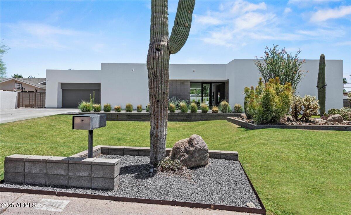 5301 N 43rd St., Phoenix, AZ 85018