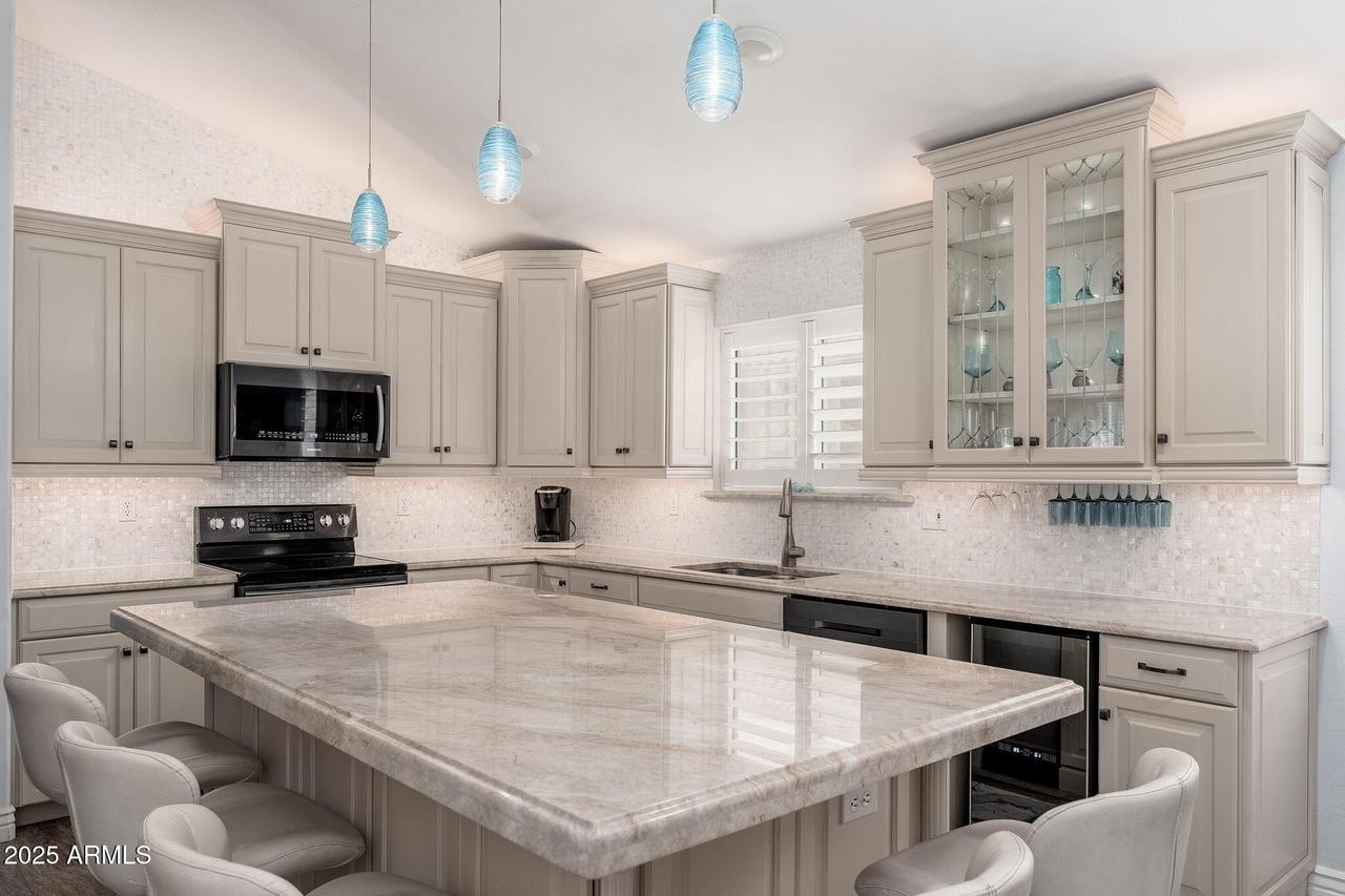 4253 E Raven Rd., Phoenix, AZ 85044