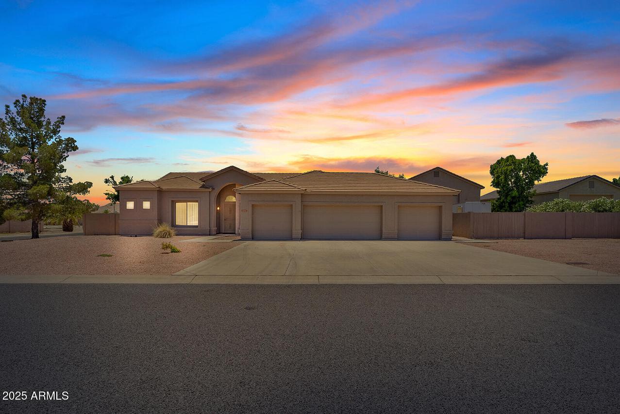 4701 W Fallen Leaf Ln., Glendale, AZ 85310