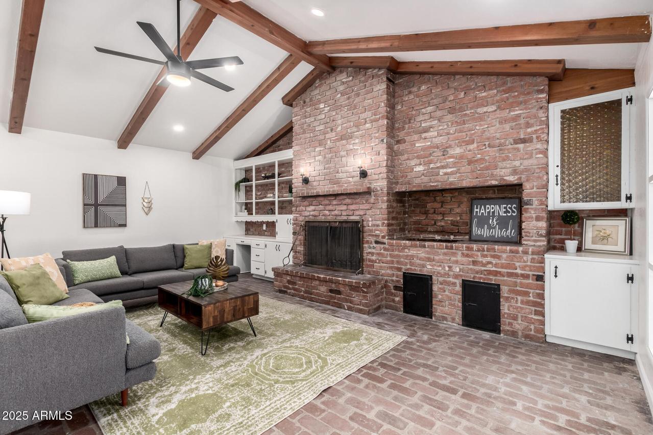 48 S Catalina St., Gilbert, AZ 85233