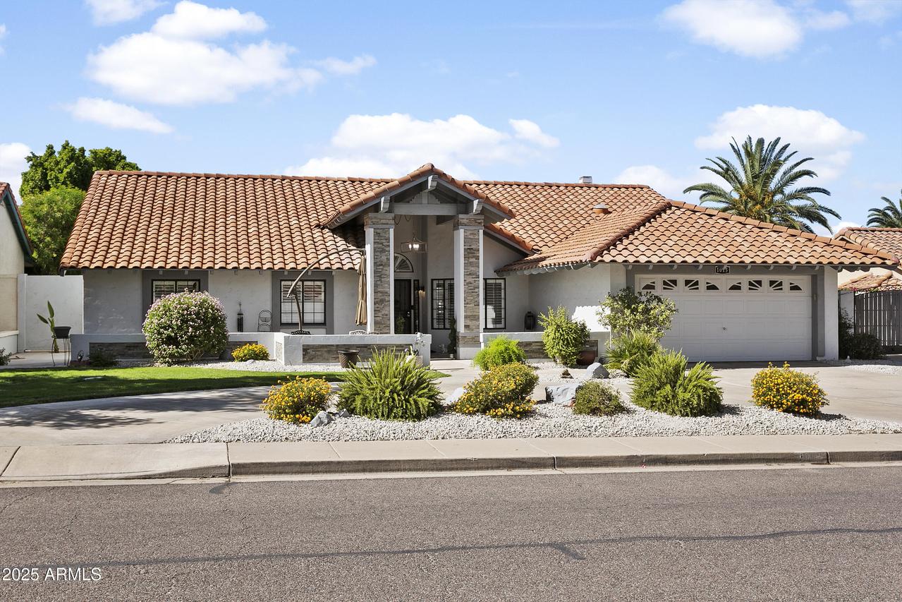 1015 E Paradise Ln., Phoenix, AZ 85022