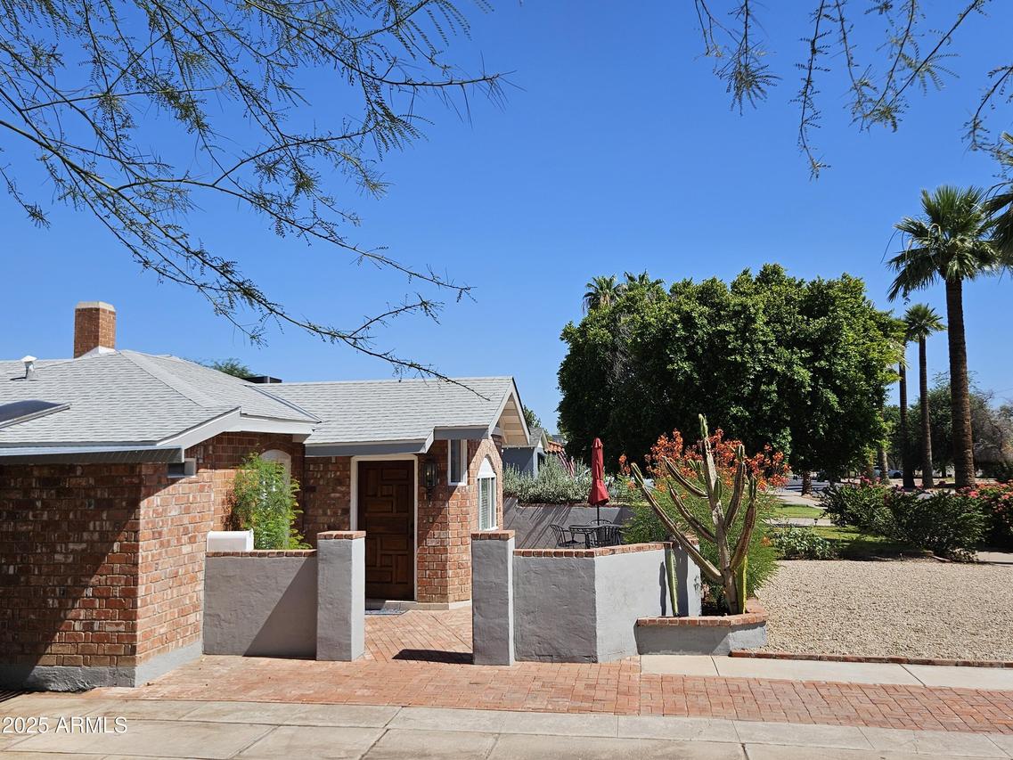 2230 N 16th Ave., Phoenix, AZ 85007