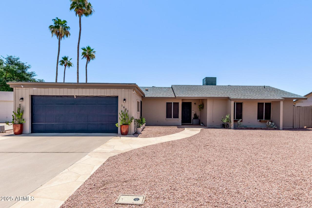 1809 S Heritage, Mesa, AZ 85210
