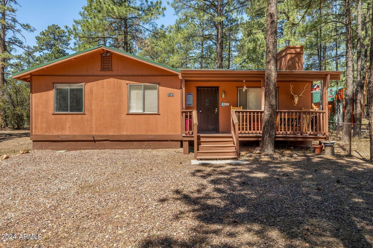 2029 Moccasin Cir., Overgaard, AZ 85933