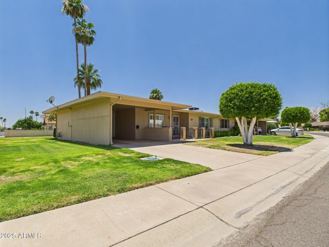9915 W Mountain View Rd., Sun City, AZ 85351
