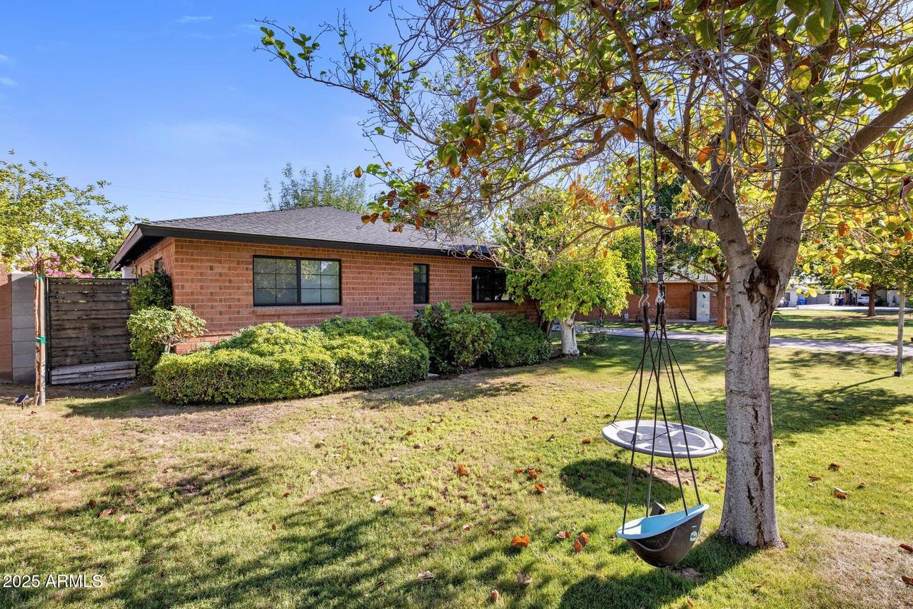 1825 E Palo Verde Dr., Phoenix, AZ 85016