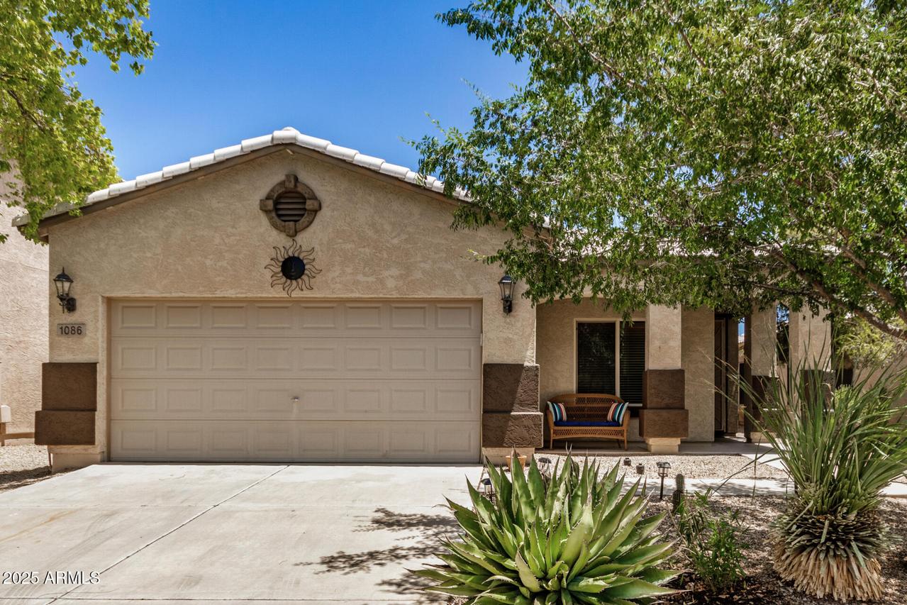 1086 E Canyon Tr., San Tan Valley, AZ 85143