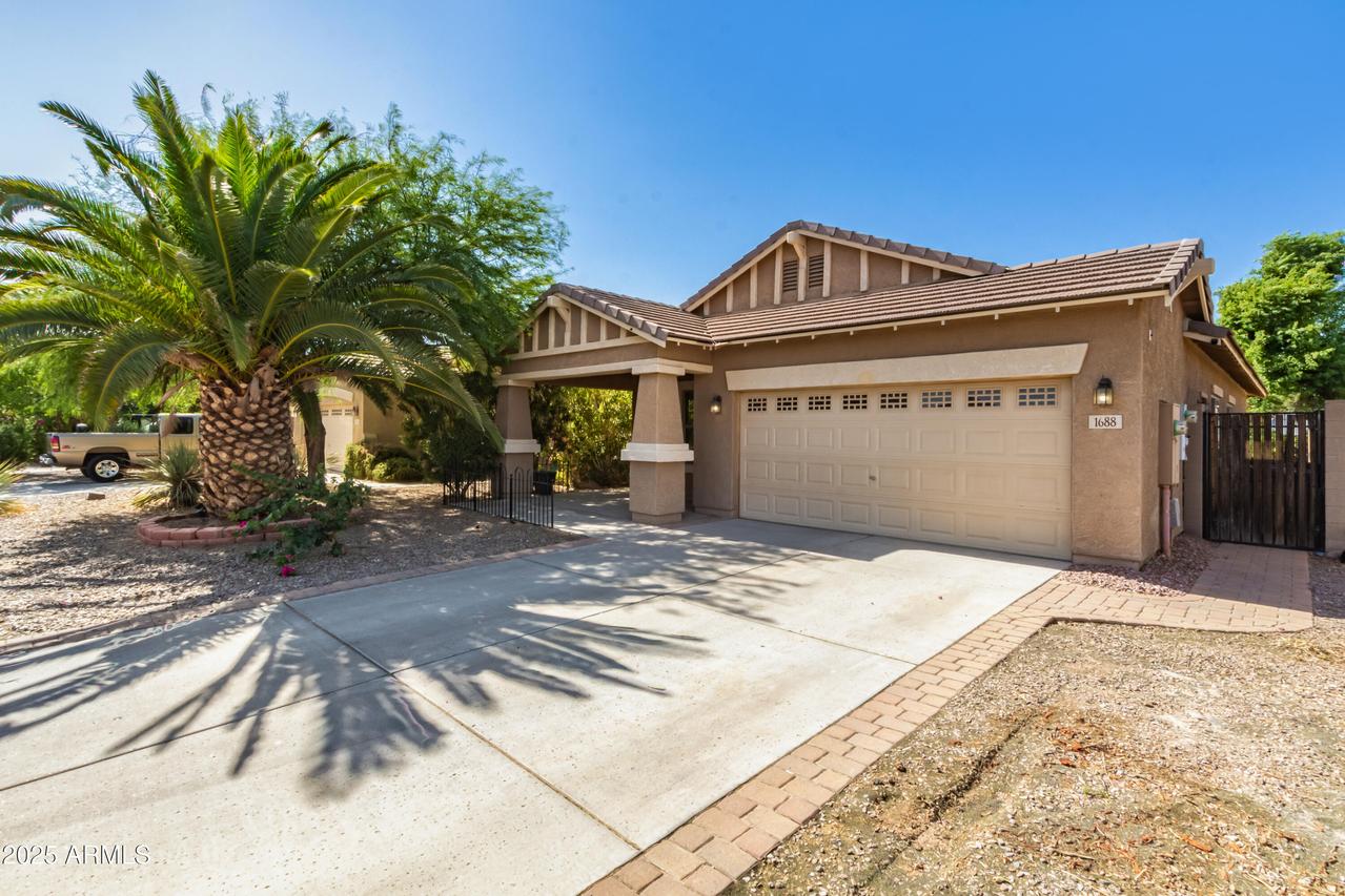 1688 W Corriente Dr., San Tan Valley, AZ 85144