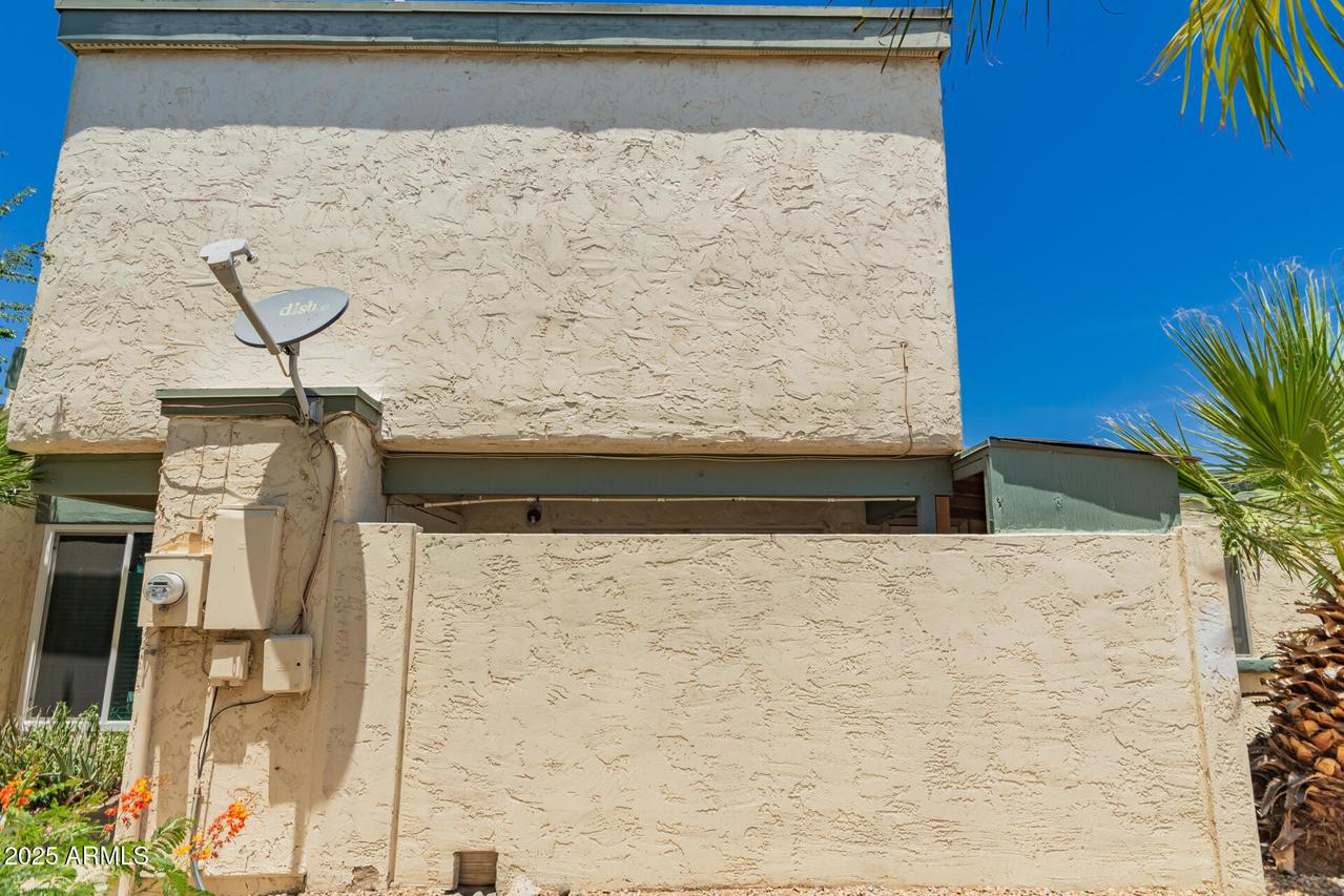 9011 N 52nd Ave., Glendale, AZ 85302