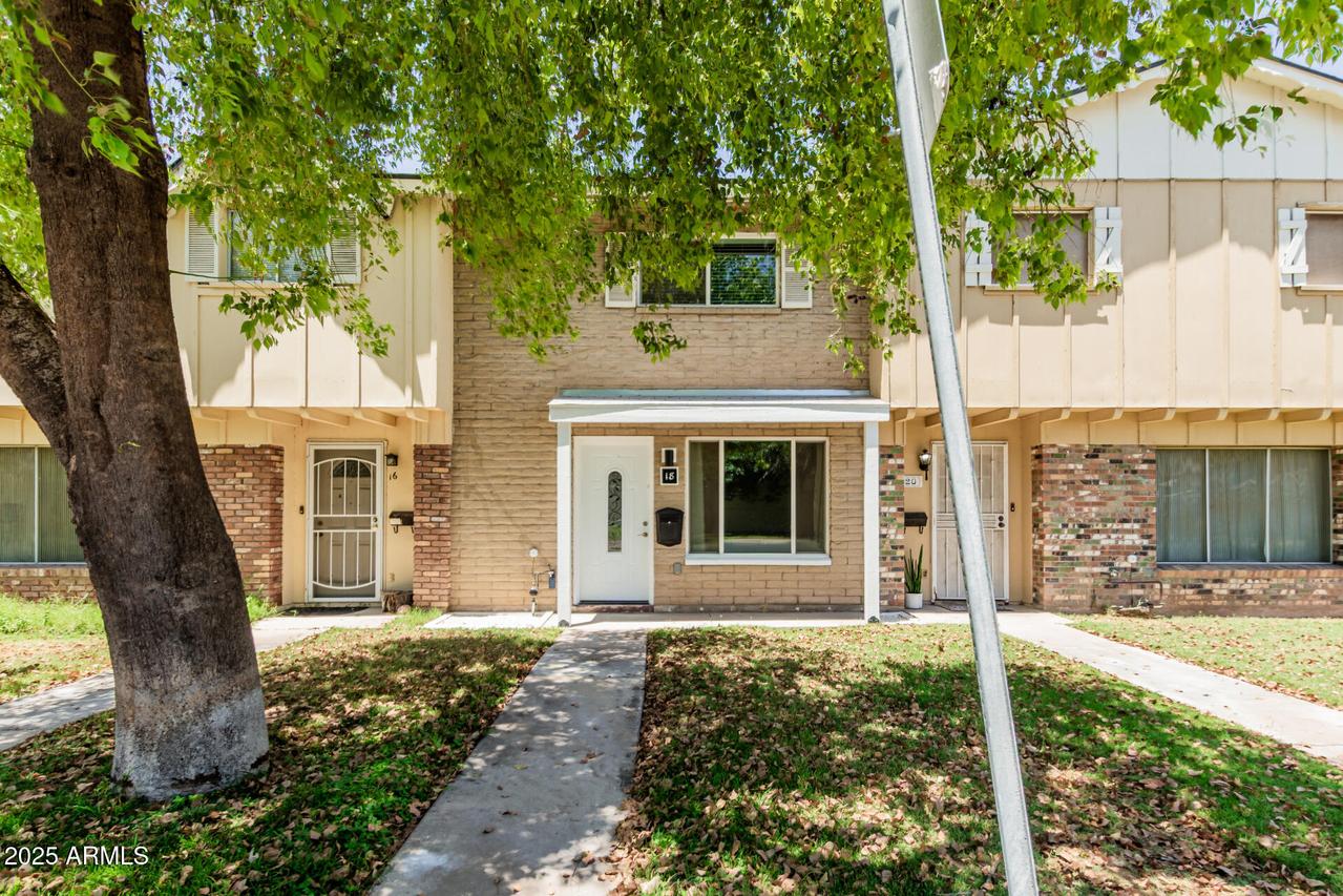 18 E Hermosa Dr., Tempe, AZ 85282