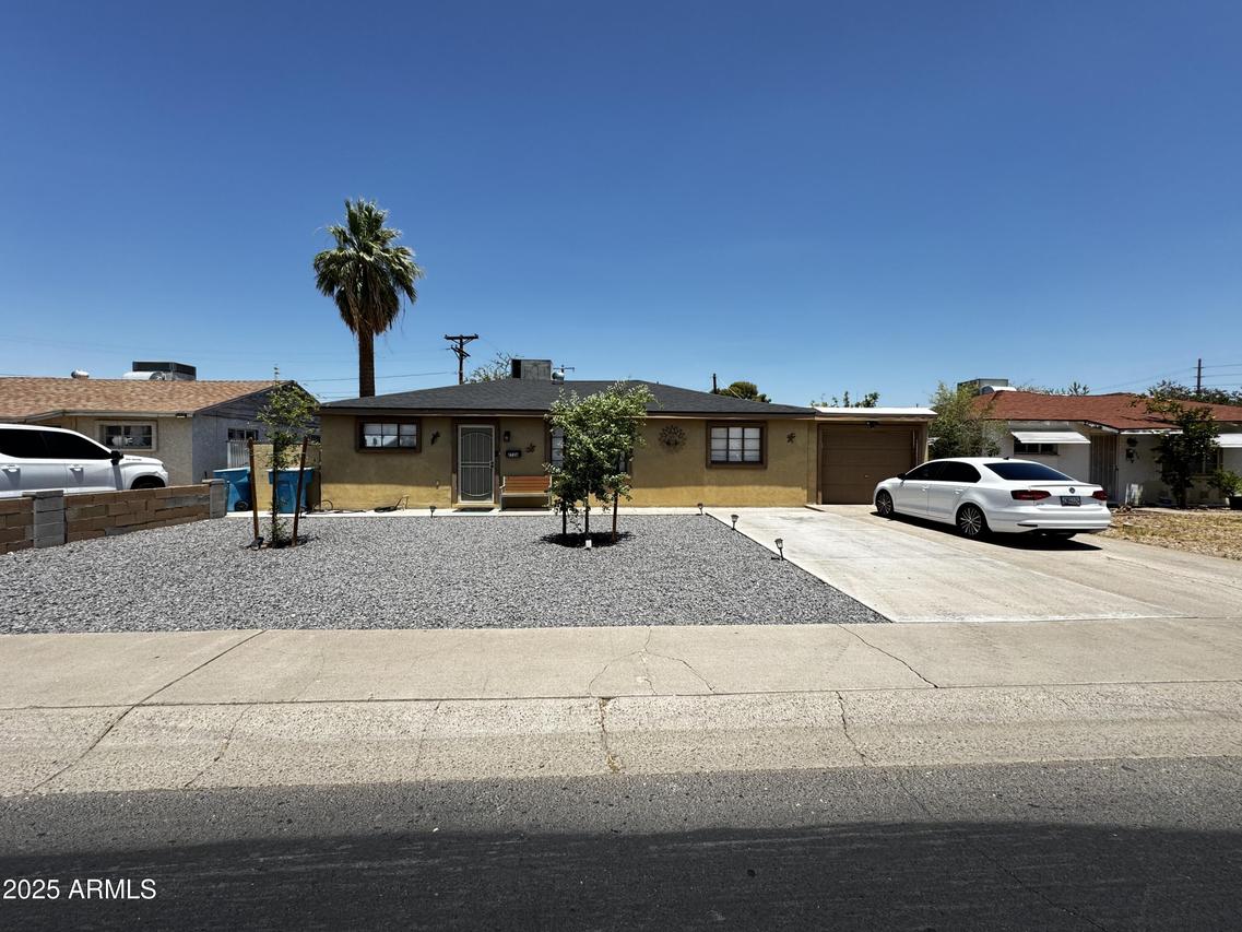 2726 W Butler Dr., Phoenix, AZ 85051