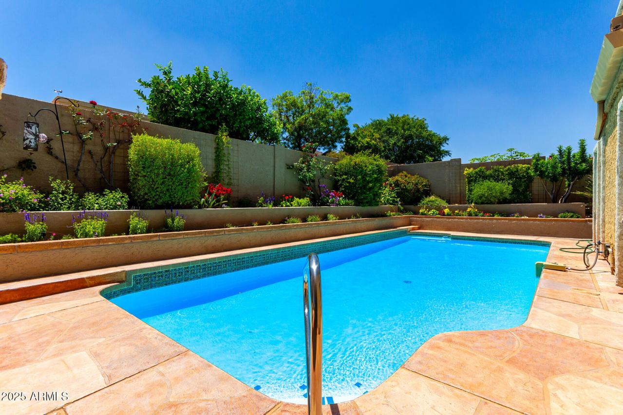 15630 N 20th St., Phoenix, AZ 85022