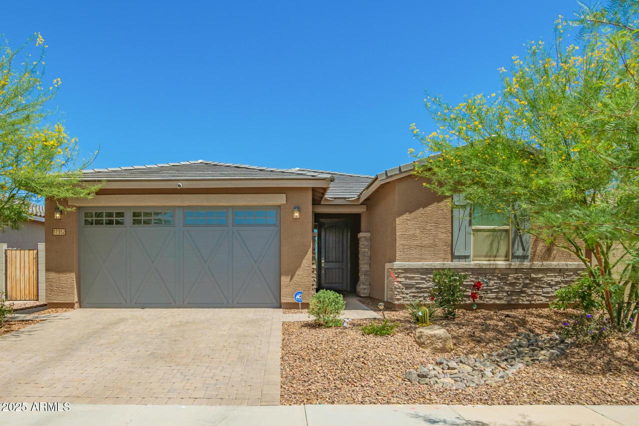 17352 W Red Fox Rd., Surprise, AZ 85387
