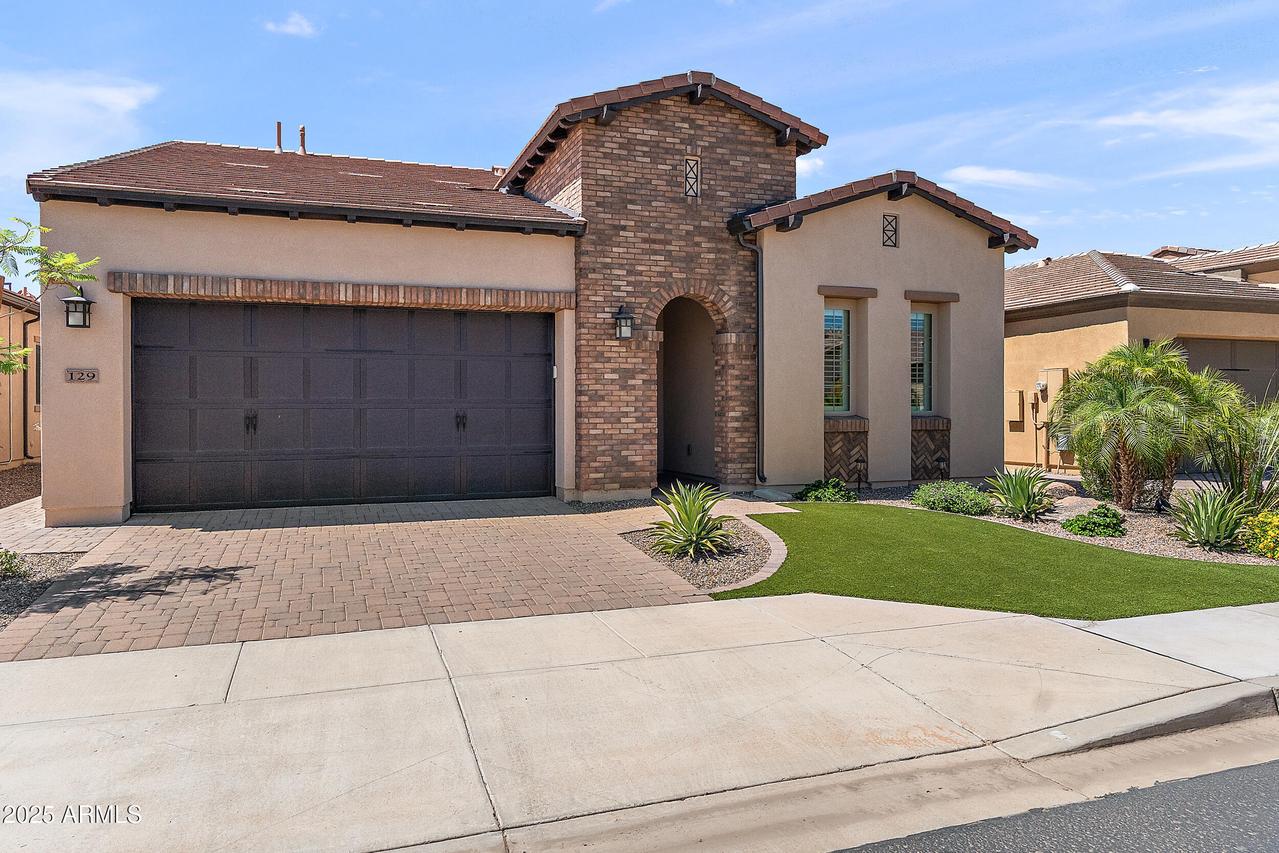 129 E Los Andes Ln., Queen Creek, AZ 85140