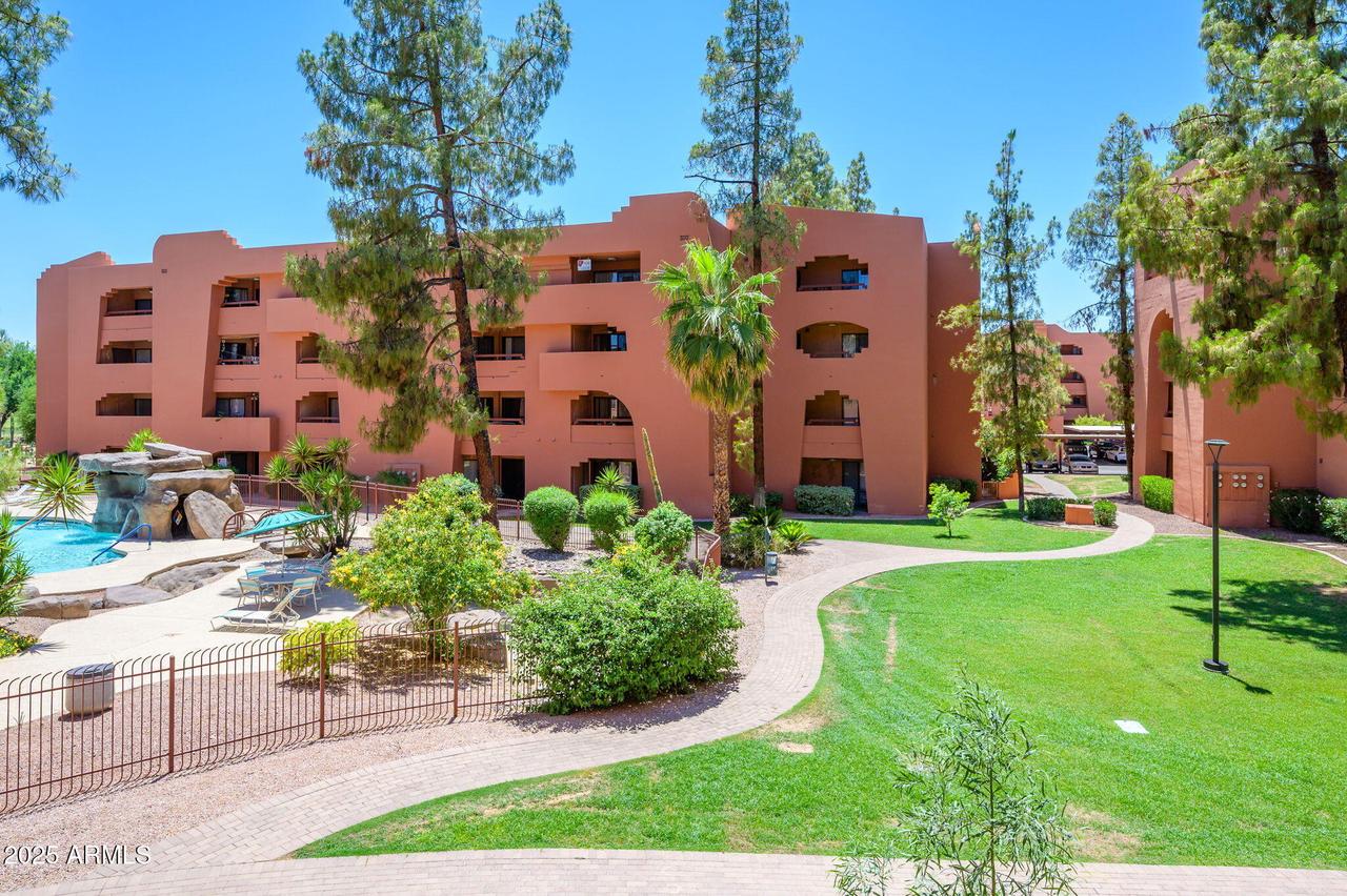 12222 N Paradise Village Pkwy. #220, Phoenix, AZ 85032