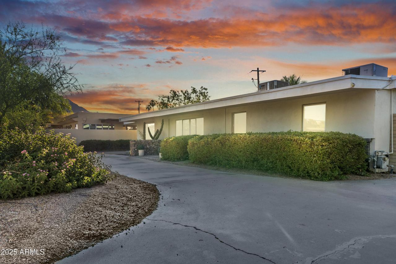 7030 E Orange Blossom Ln., Paradise Valley, AZ 85253