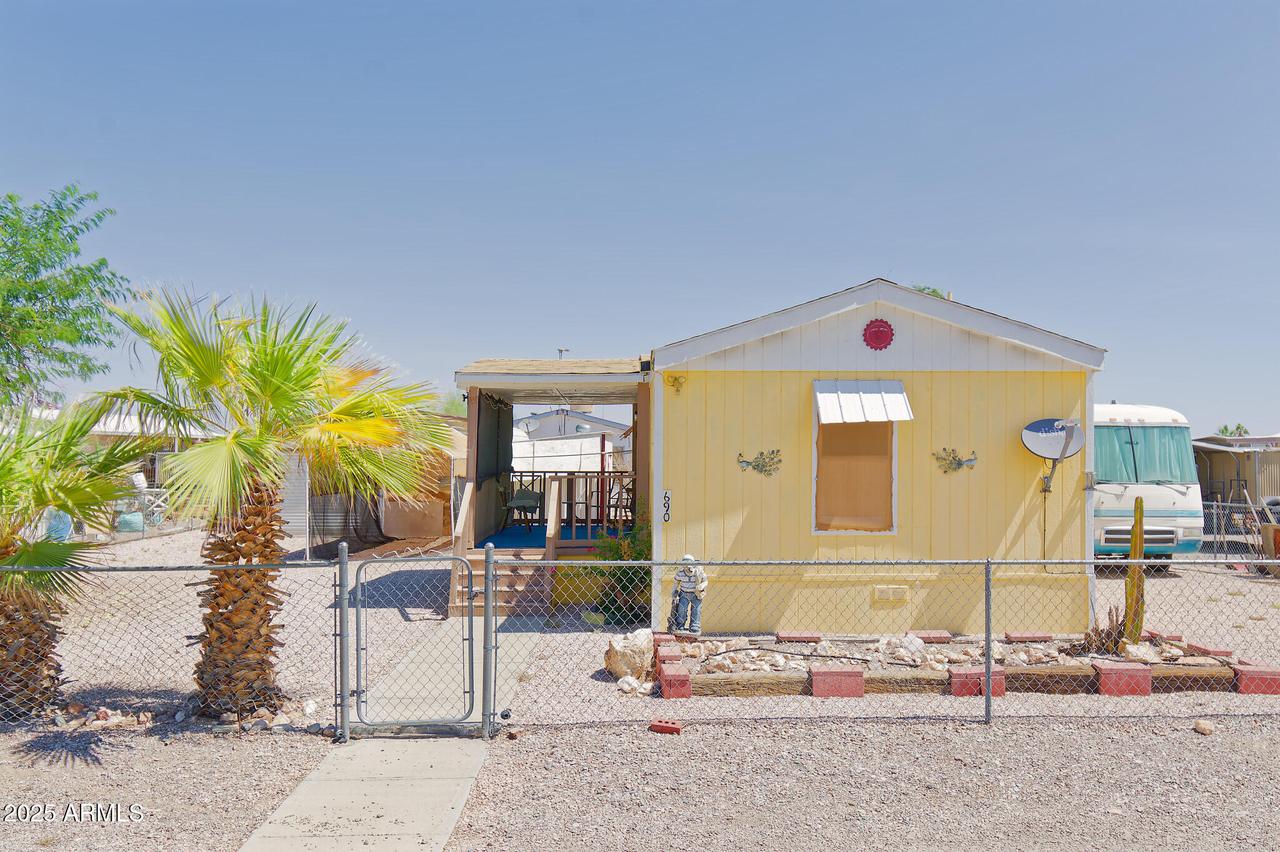 690 W Granada Dr., Quartzsite, AZ 85346