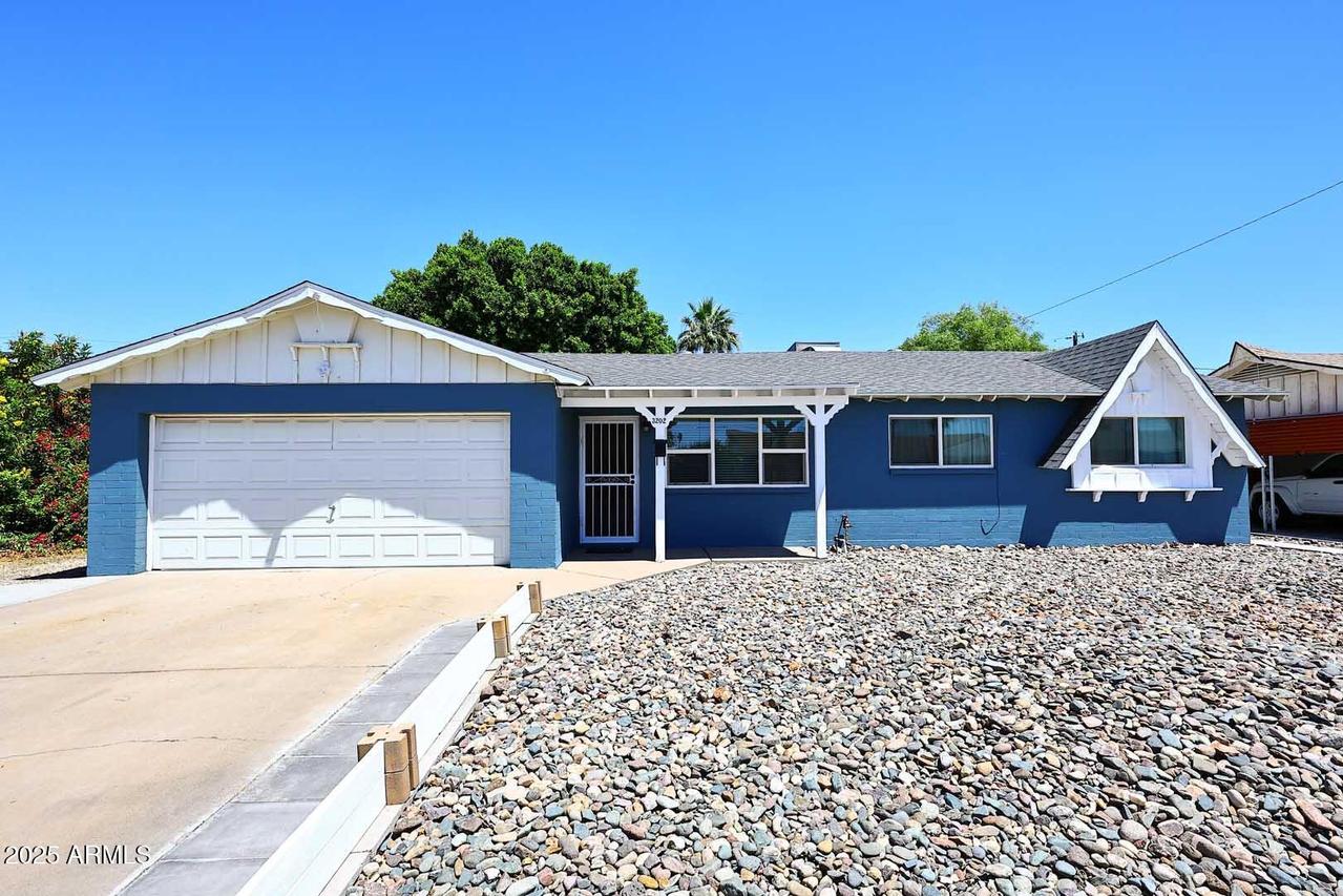 3202 W Joan De Arc Ave., Phoenix, AZ 85029