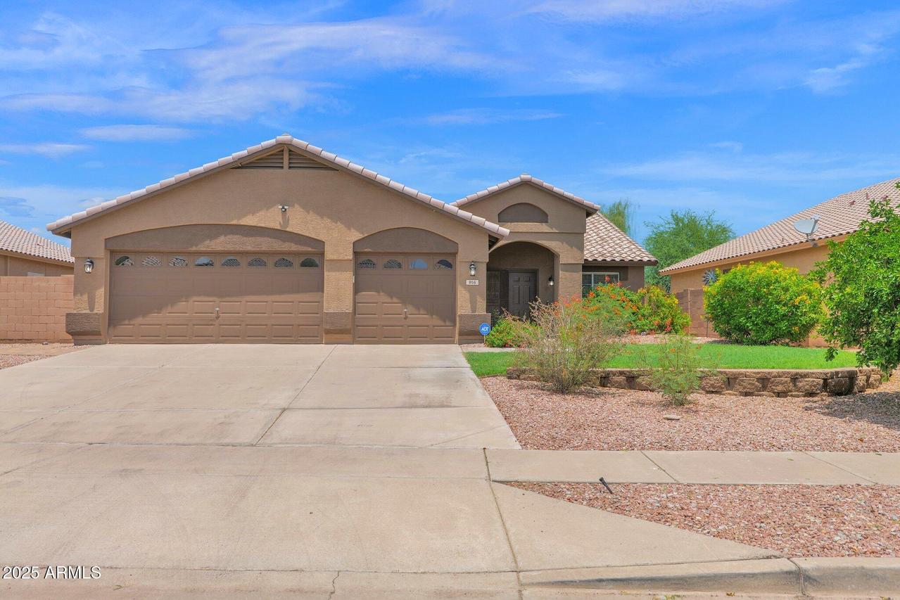 916 E Beautiful Ln., Phoenix, AZ 85042