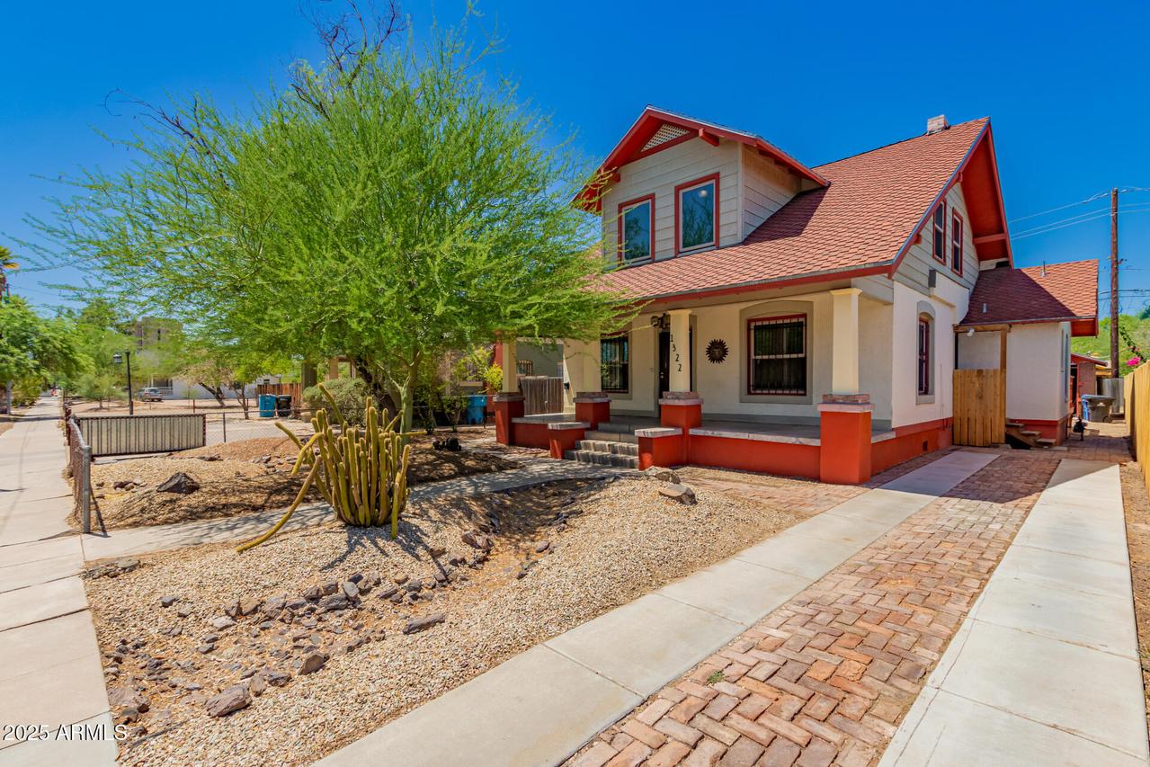 1322 W Monroe St., Phoenix, AZ 85007