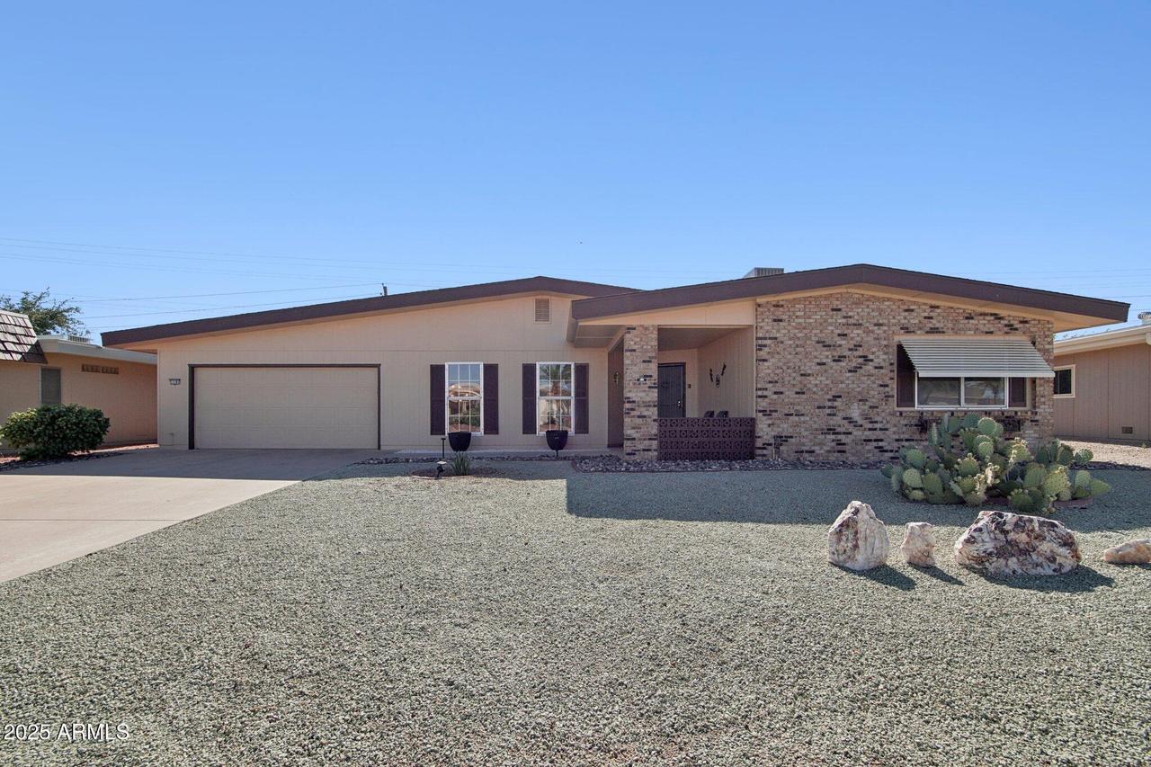 11181 W Palmeras Dr., Sun City, AZ 85373