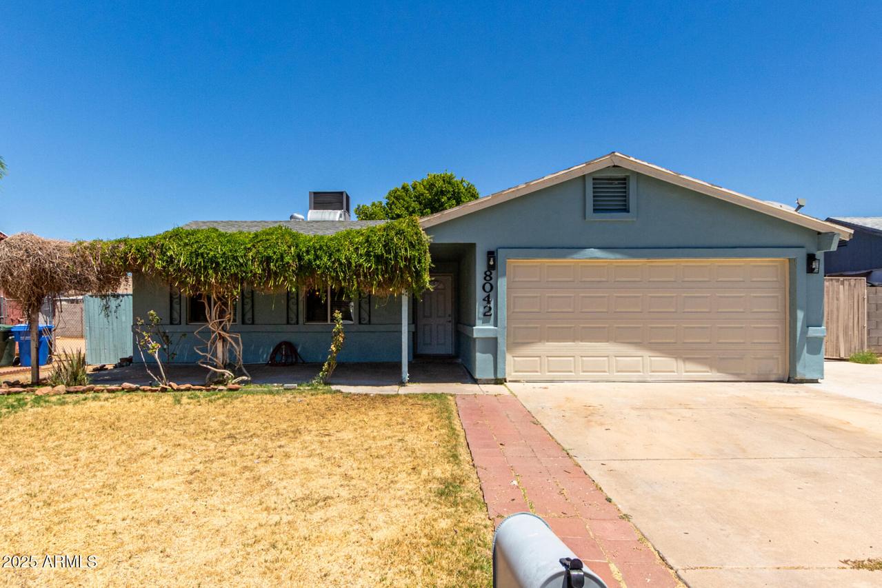 8042 W Mariposa Dr., Phoenix, AZ 85033