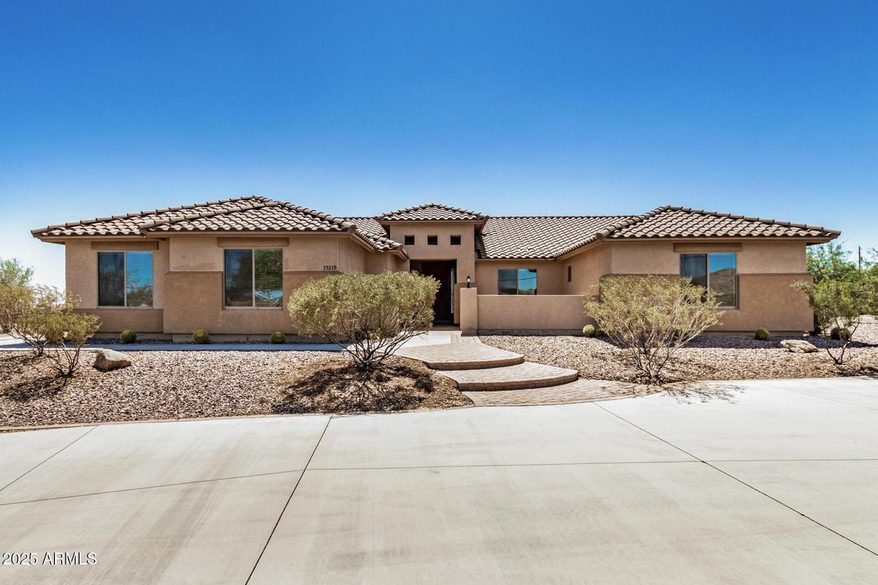 35219 N Ellsworth Ave., San Tan Valley, AZ 85144