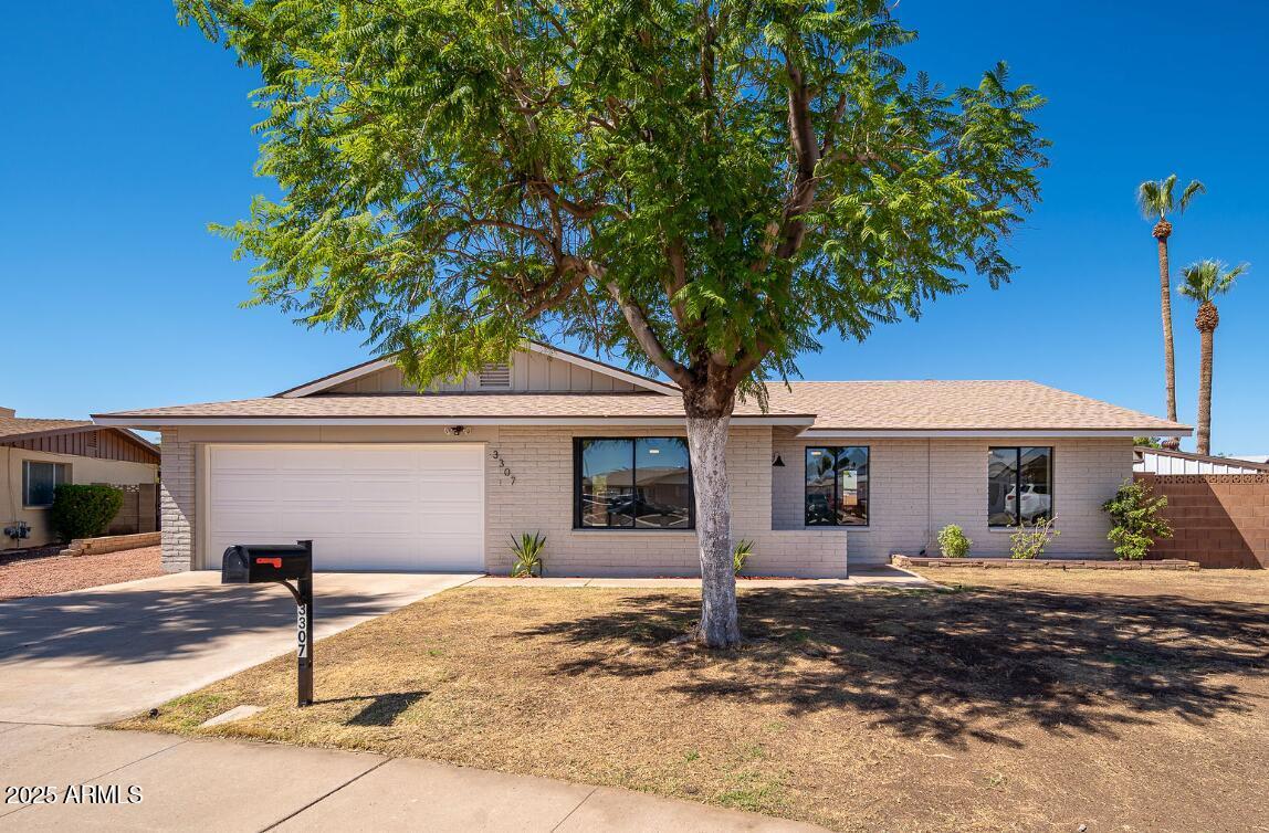 3307 W Mescal St., Phoenix, AZ 85029