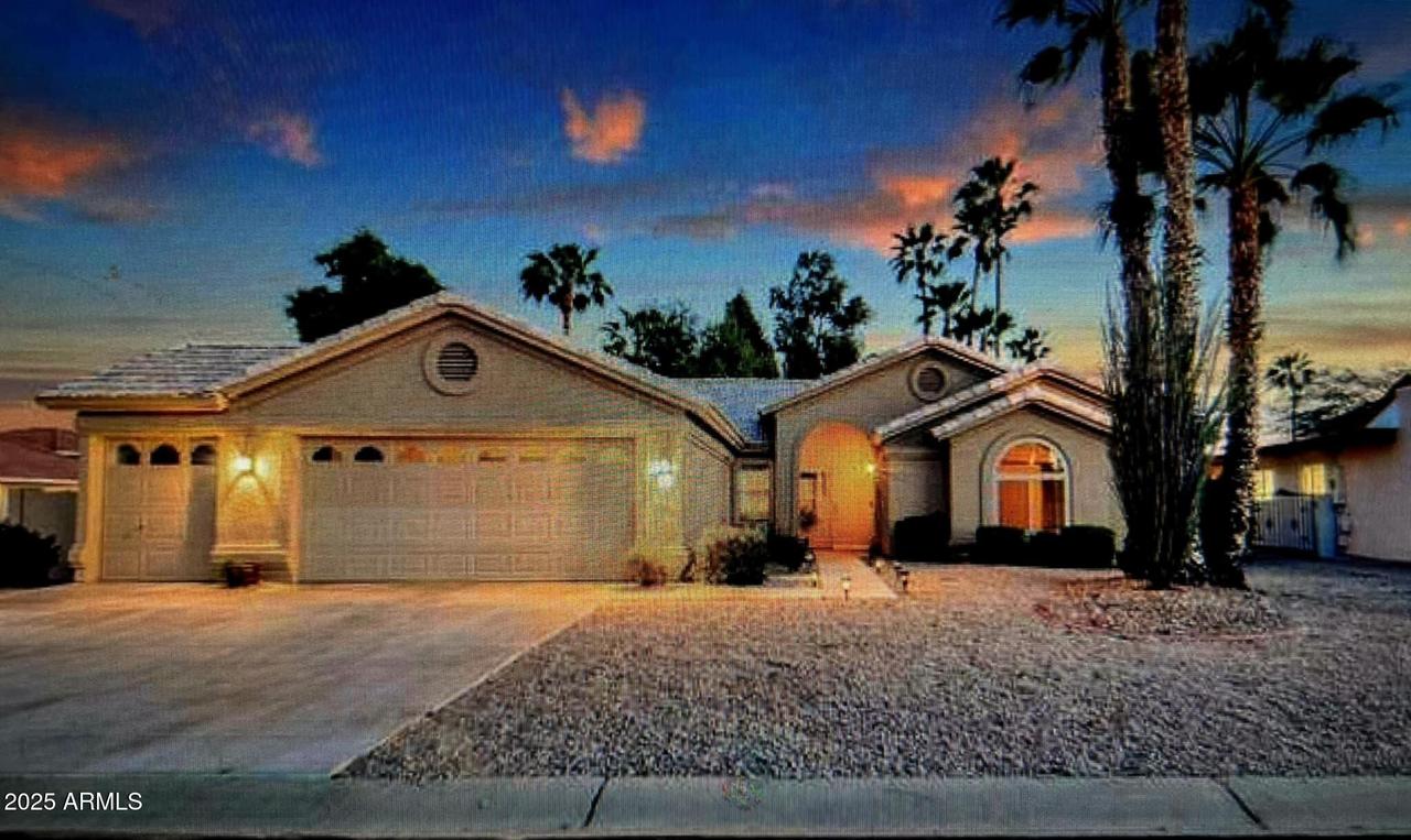 10217 E Chestnut Dr., Sun Lakes, AZ 85248
