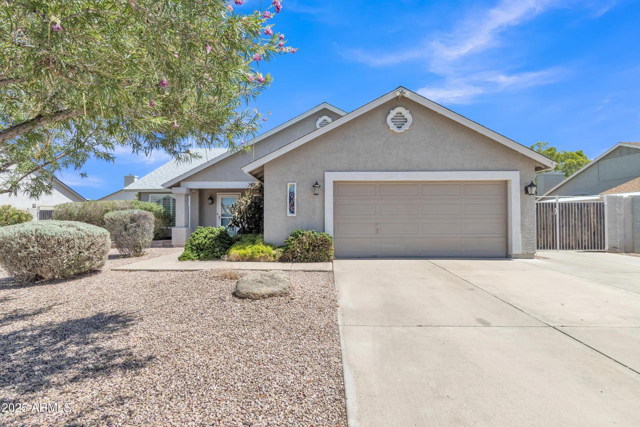 2911 E Leland St., Mesa, AZ 85213