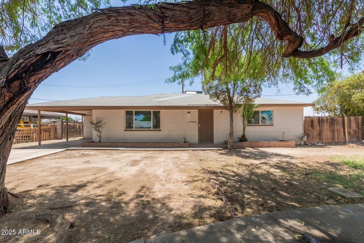716 S Lewis St., Mesa, AZ 85210