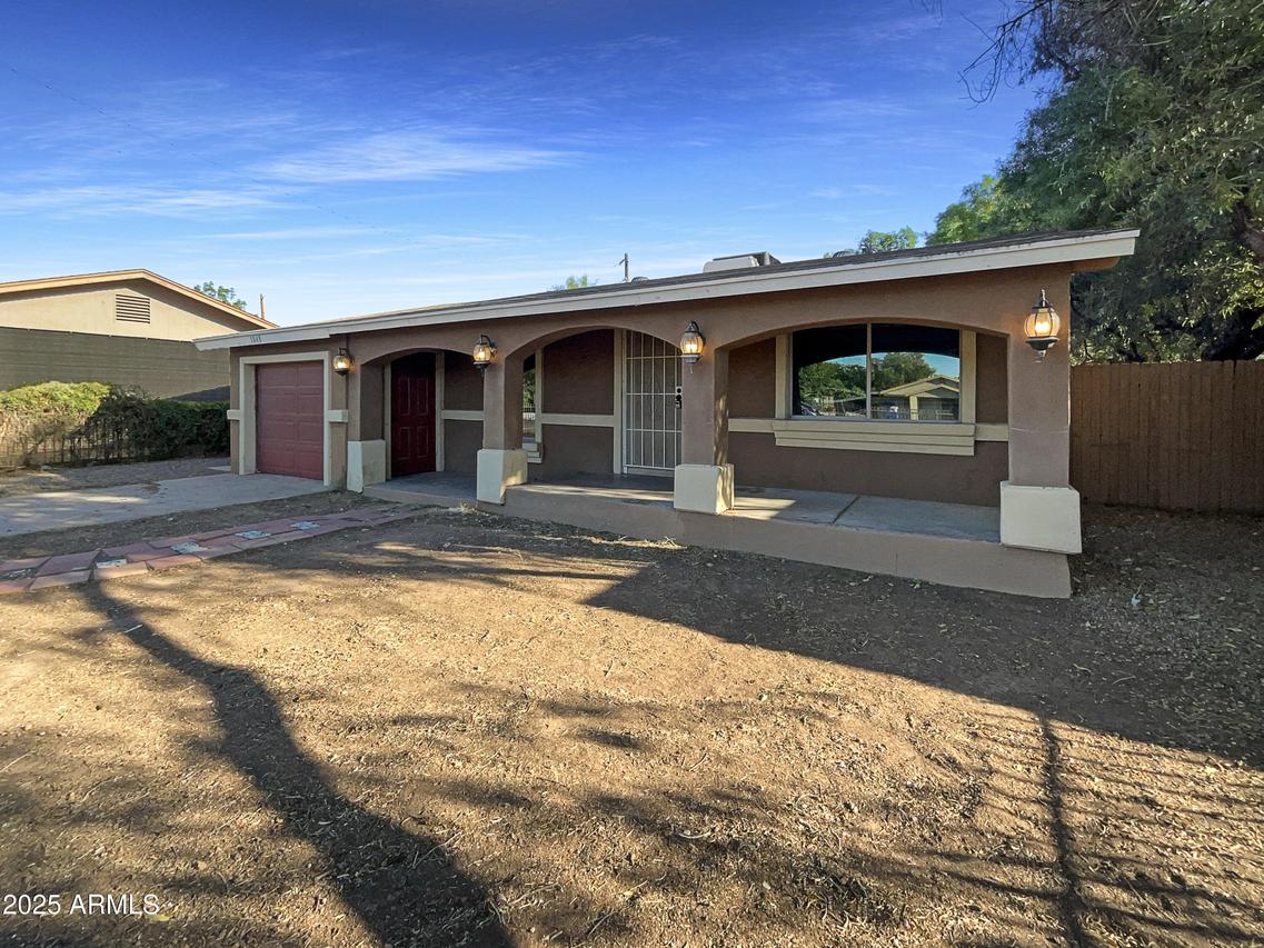 1048 E 6th Ave., Mesa, AZ 85204