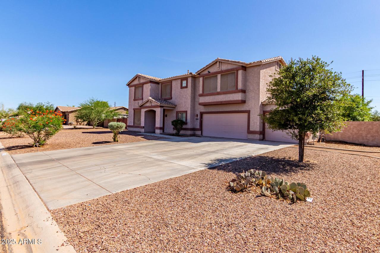 31700 N Sunflower Way, San Tan Valley, AZ 85143