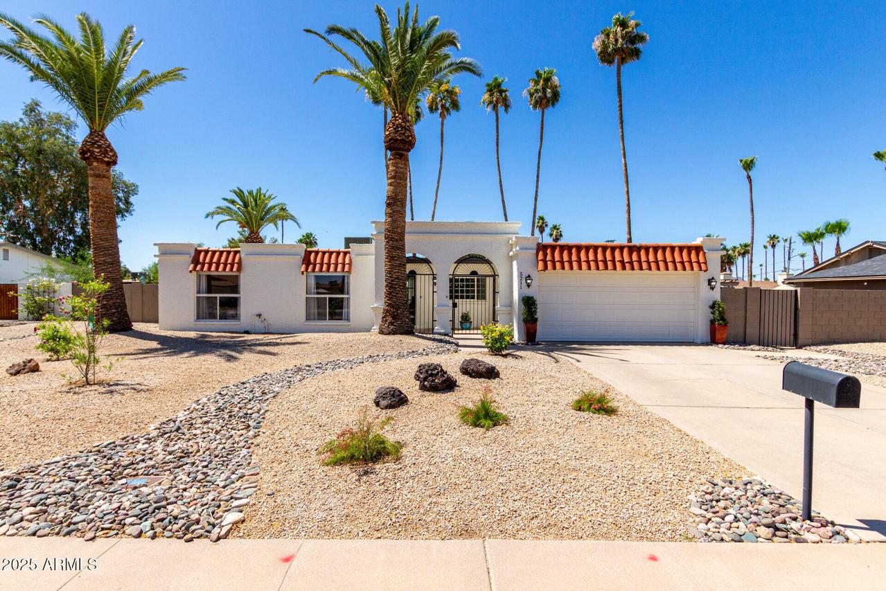 5211 E Winchcomb Dr., Scottsdale, AZ 85254