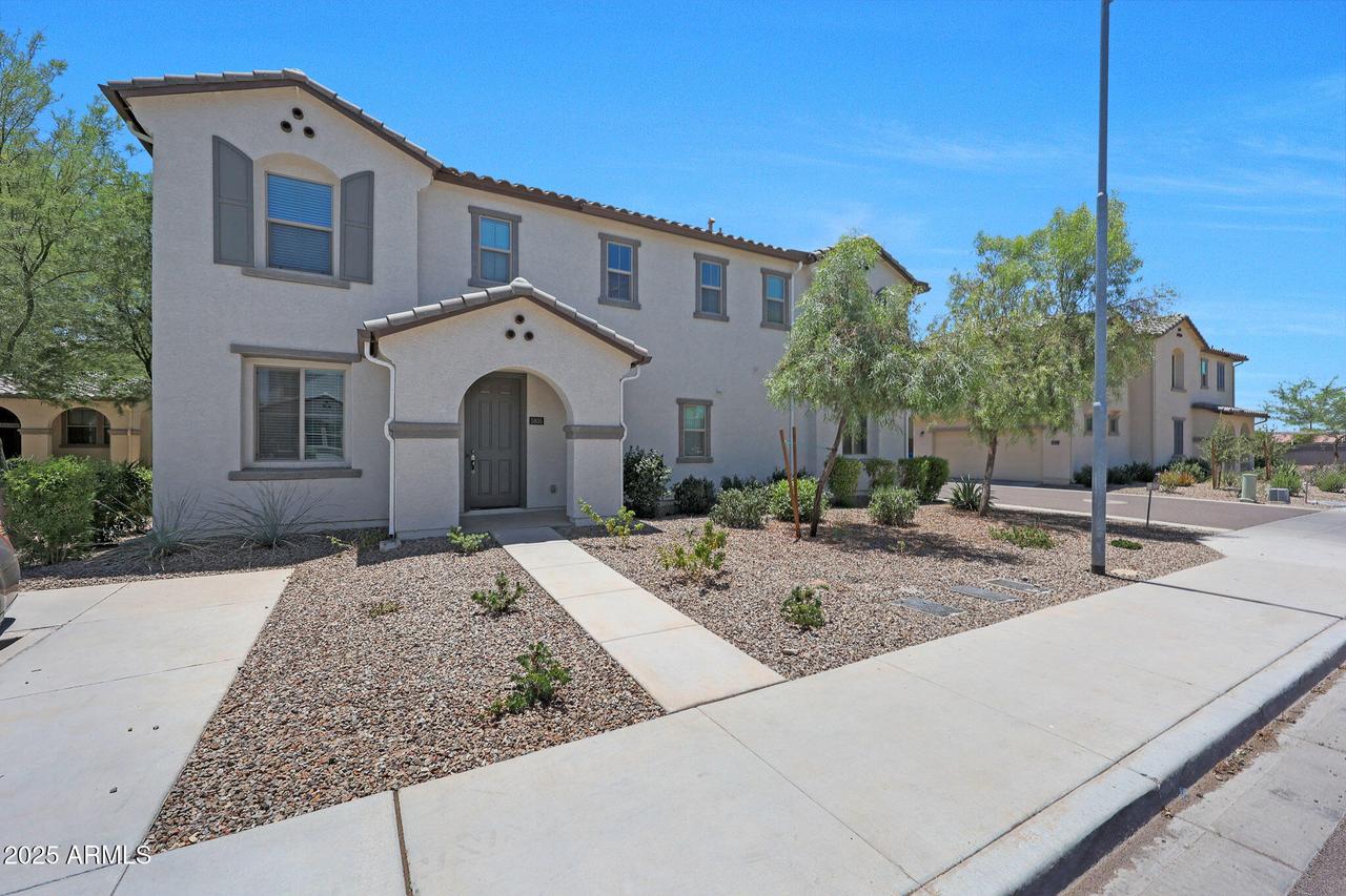 5805 W Warner St., Phoenix, AZ 85043