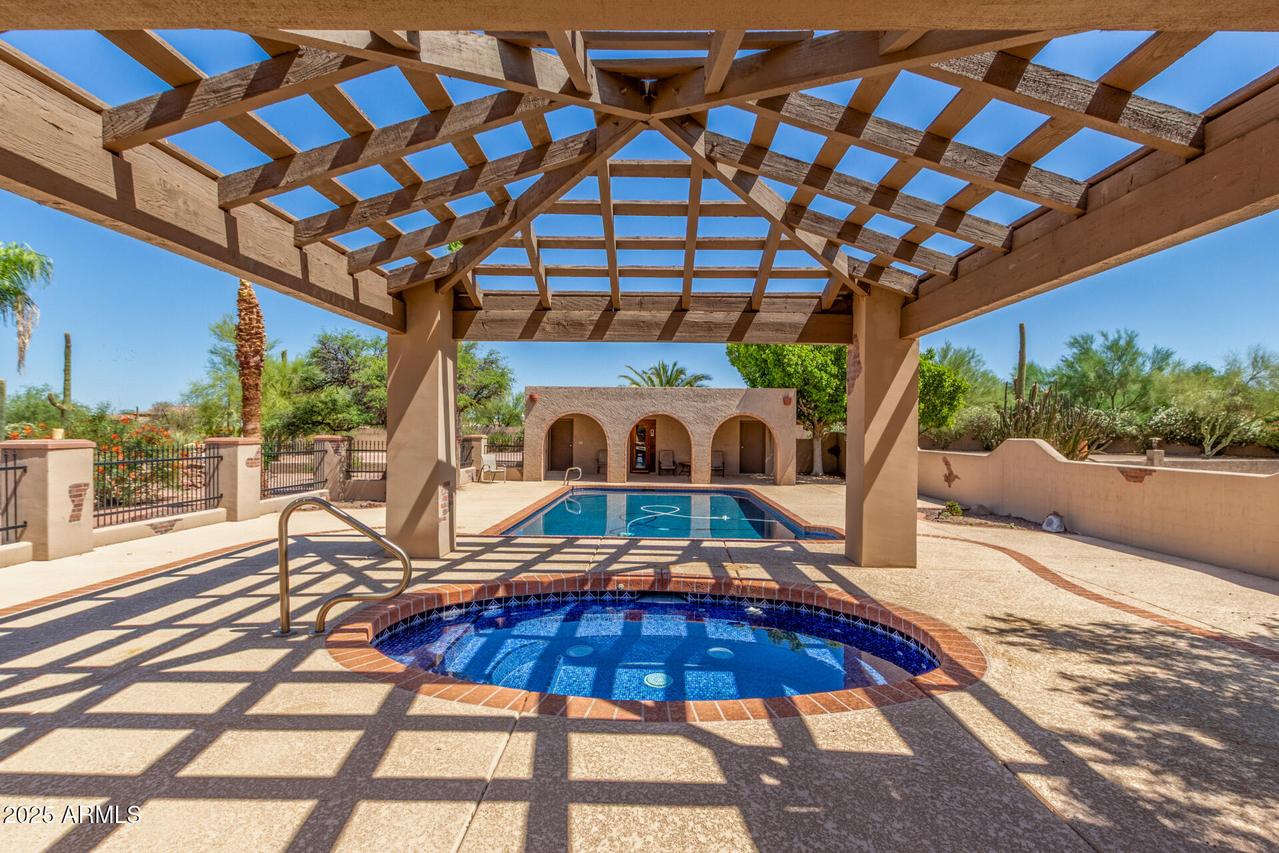 8043 E Laurel St., Mesa, AZ 85207